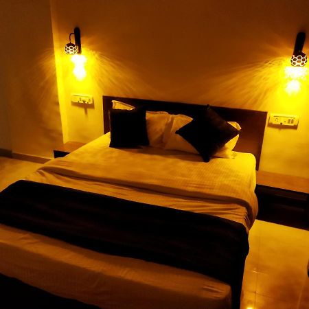 Hotel Rain Sky Inn Lonavala Esterno foto