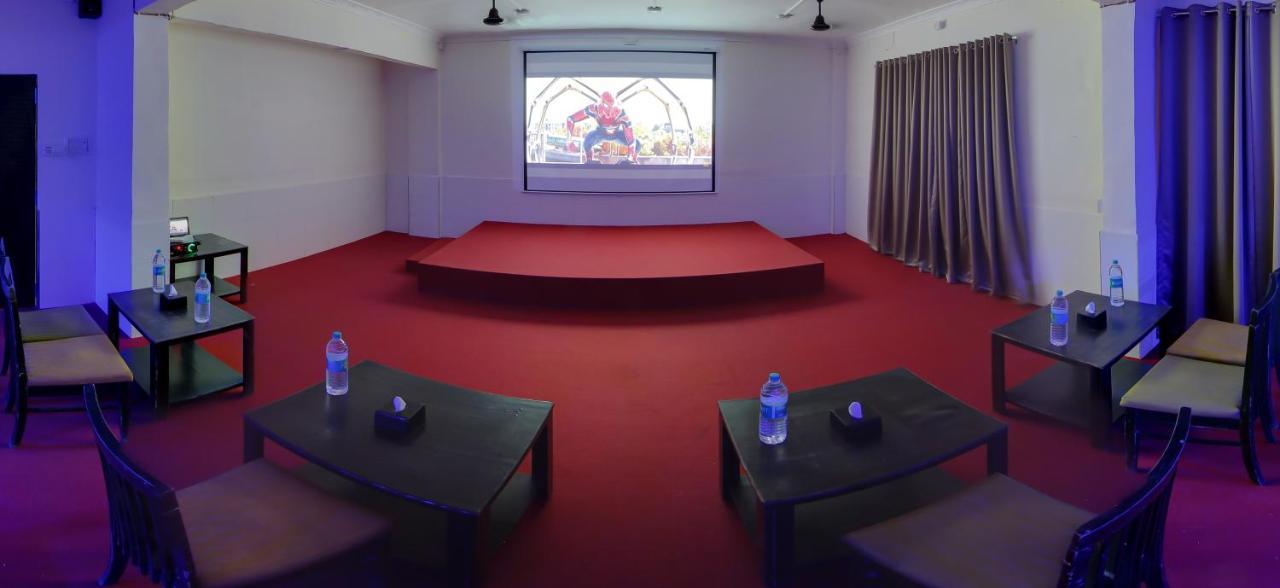 Hotel Rain Sky Inn Lonavala Esterno foto