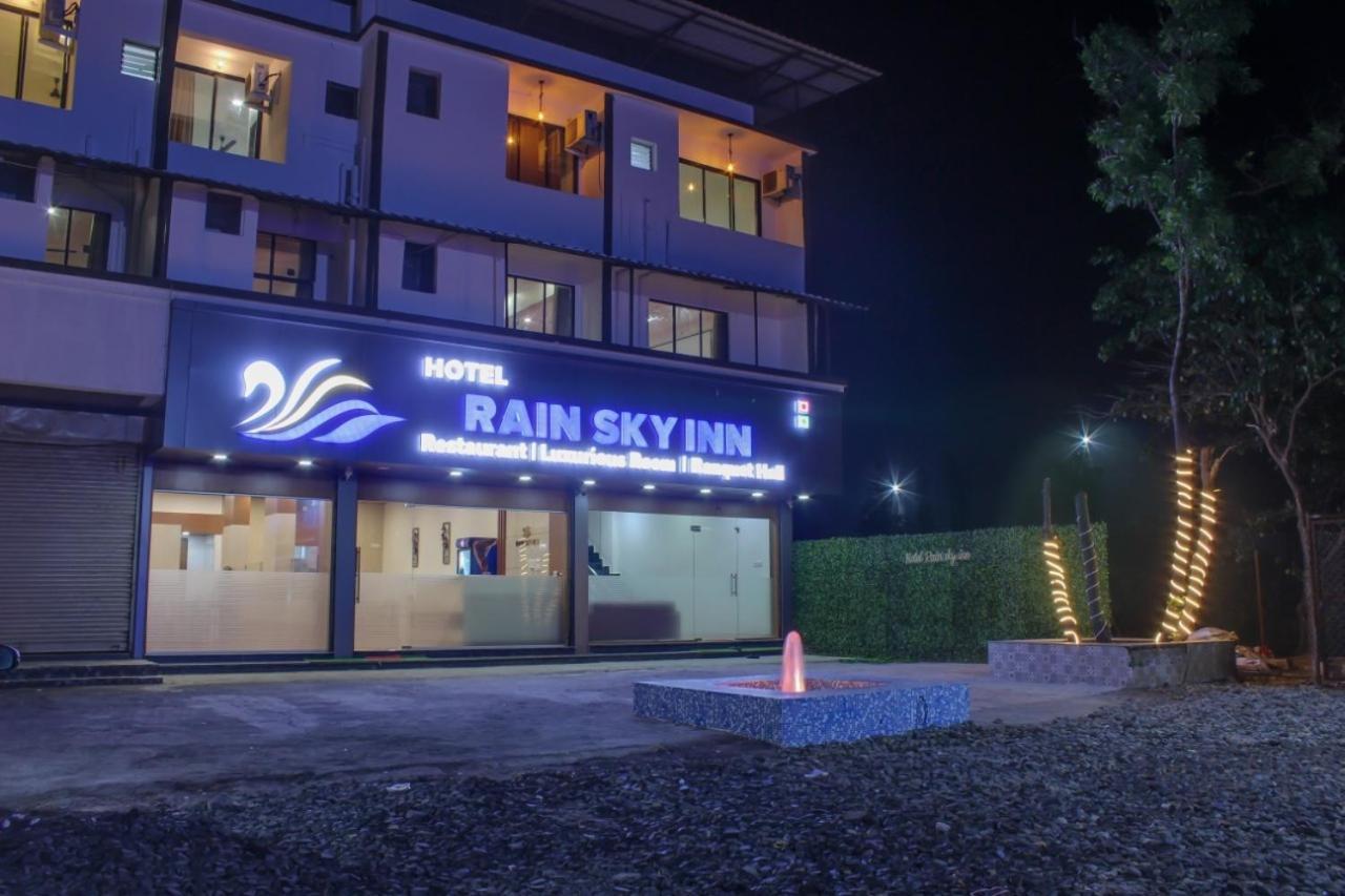 Hotel Rain Sky Inn Lonavala Esterno foto